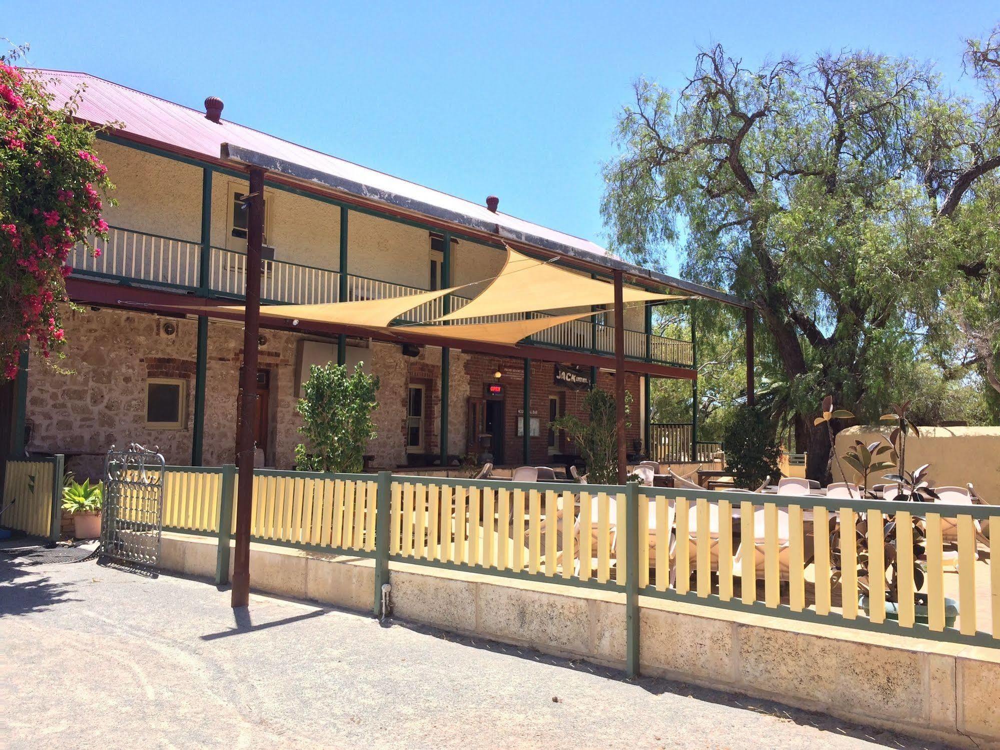 The Priory Hotel Dongara Eksteriør bilde